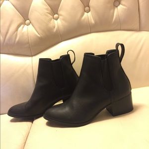 Ellie Chelsea Boots - A New Day (7W)